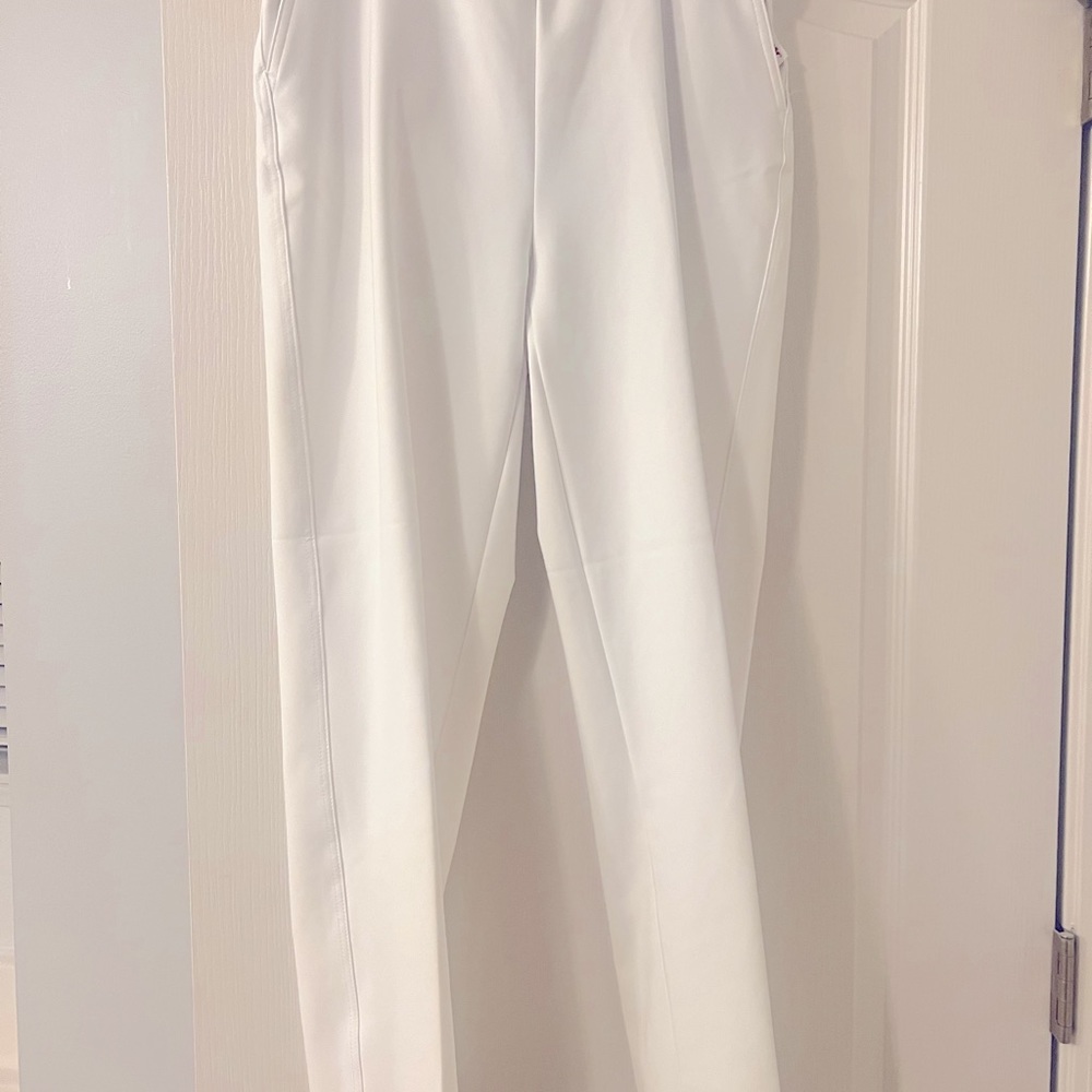 Rachel Zoe Women’s Ankle Pants. Size 6. White. Never worn.  Excellent condition!